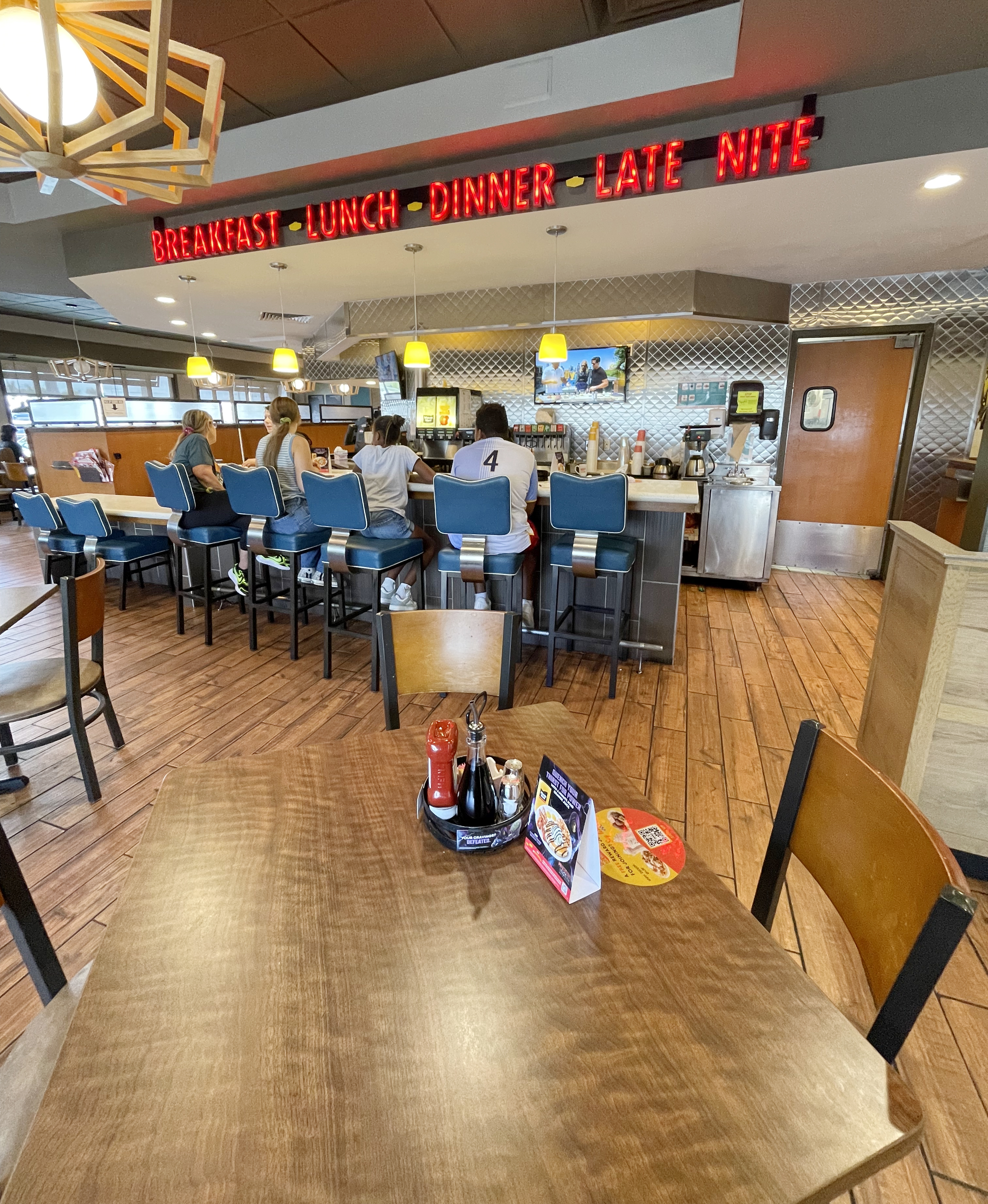 Denny’s dining room